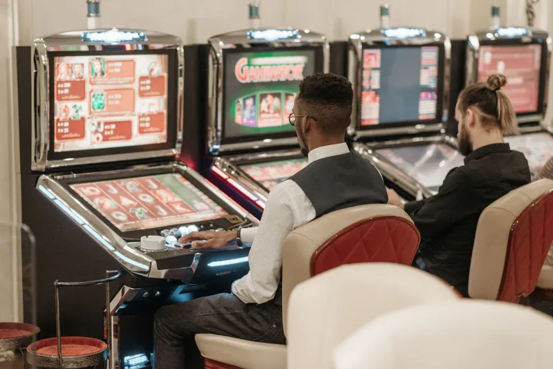 Hot Streaks and Cold Tables: What the Math Actually Says About Casino Game Cycles