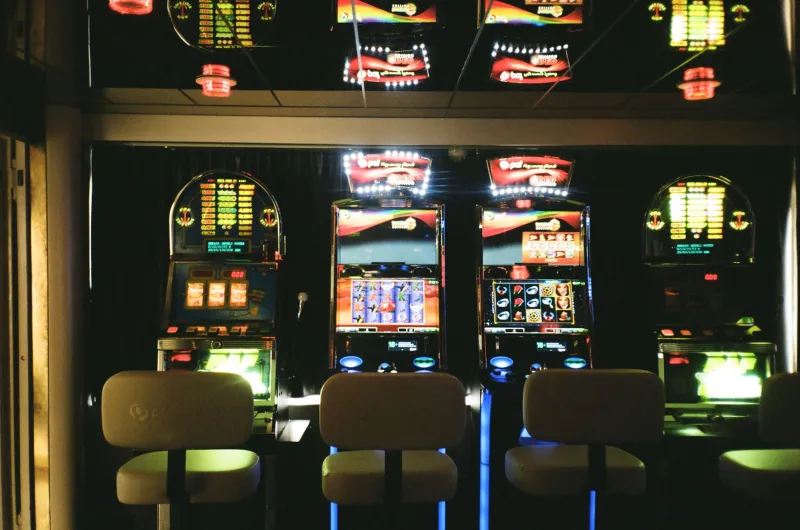 Do Online Casino Games Actually Change Based on the Time of Day? Here's What's Really Going On